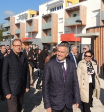 François-Xavier DUGOURD, Président d'Orvitis conduit la visite des premiers bâtiments logement à énergie positive