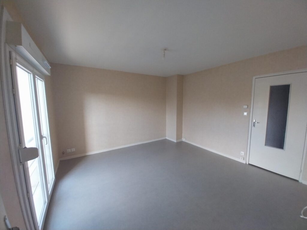 photo 01210 00001 00001 00013 10dd1bc3 1503 4cfe b42c 432e01a237d6